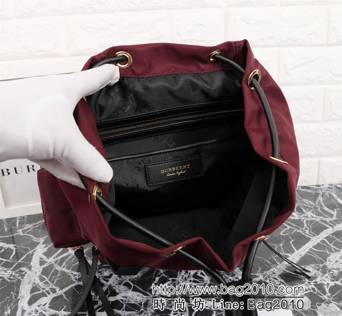 BURBERRY巴寶莉 中號 The Rucksack軍旅背包 3D立體徽標 多功能雙肩包  Bhq1314